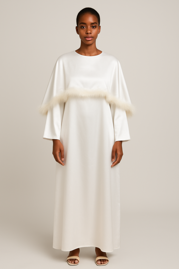 Robe Longue Satinée Blanche - Élégance et Raffinement